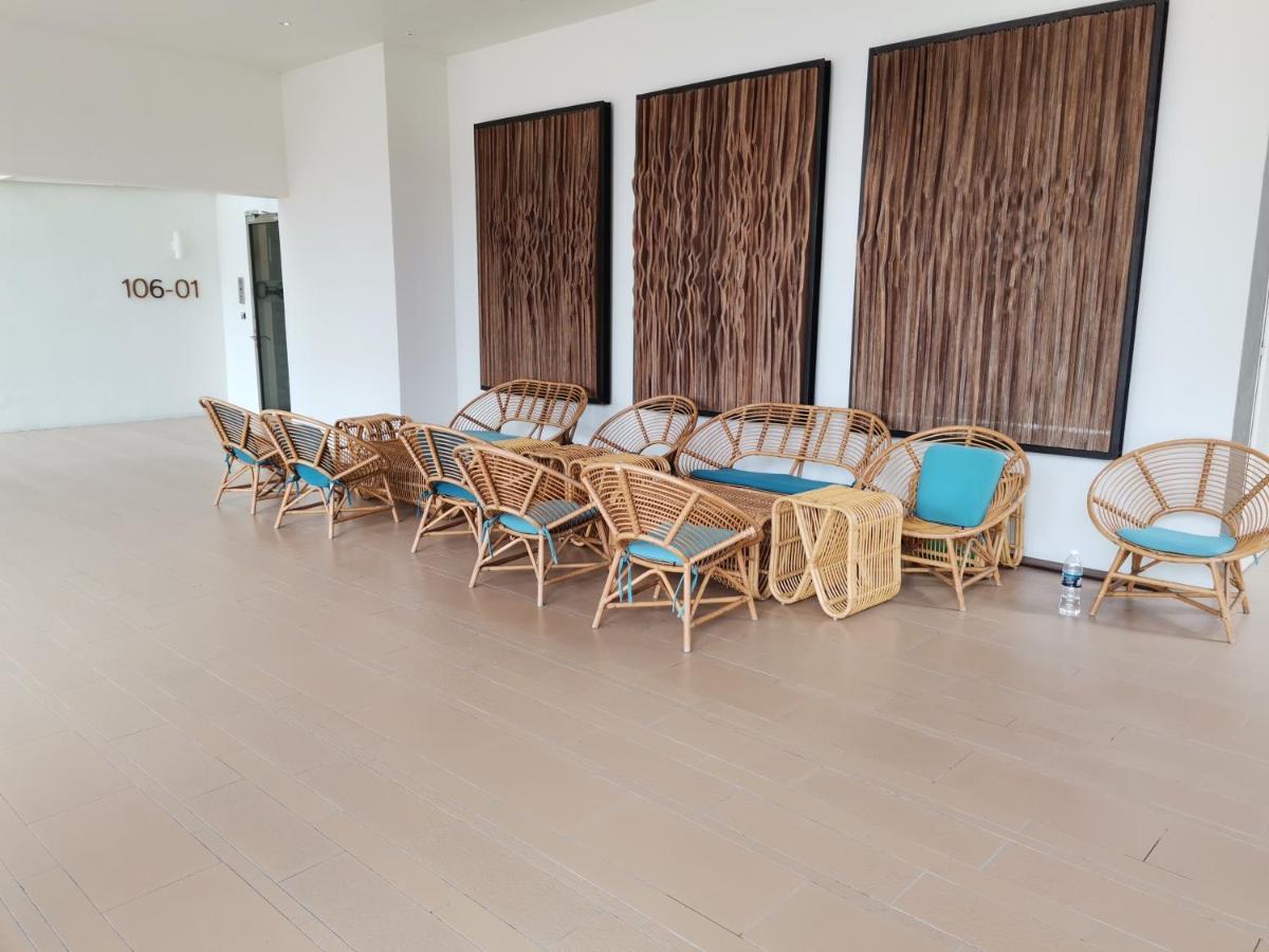 By The Sea Batu Ferringhi Beach Front Apartment Suite Ngoại thất bức ảnh