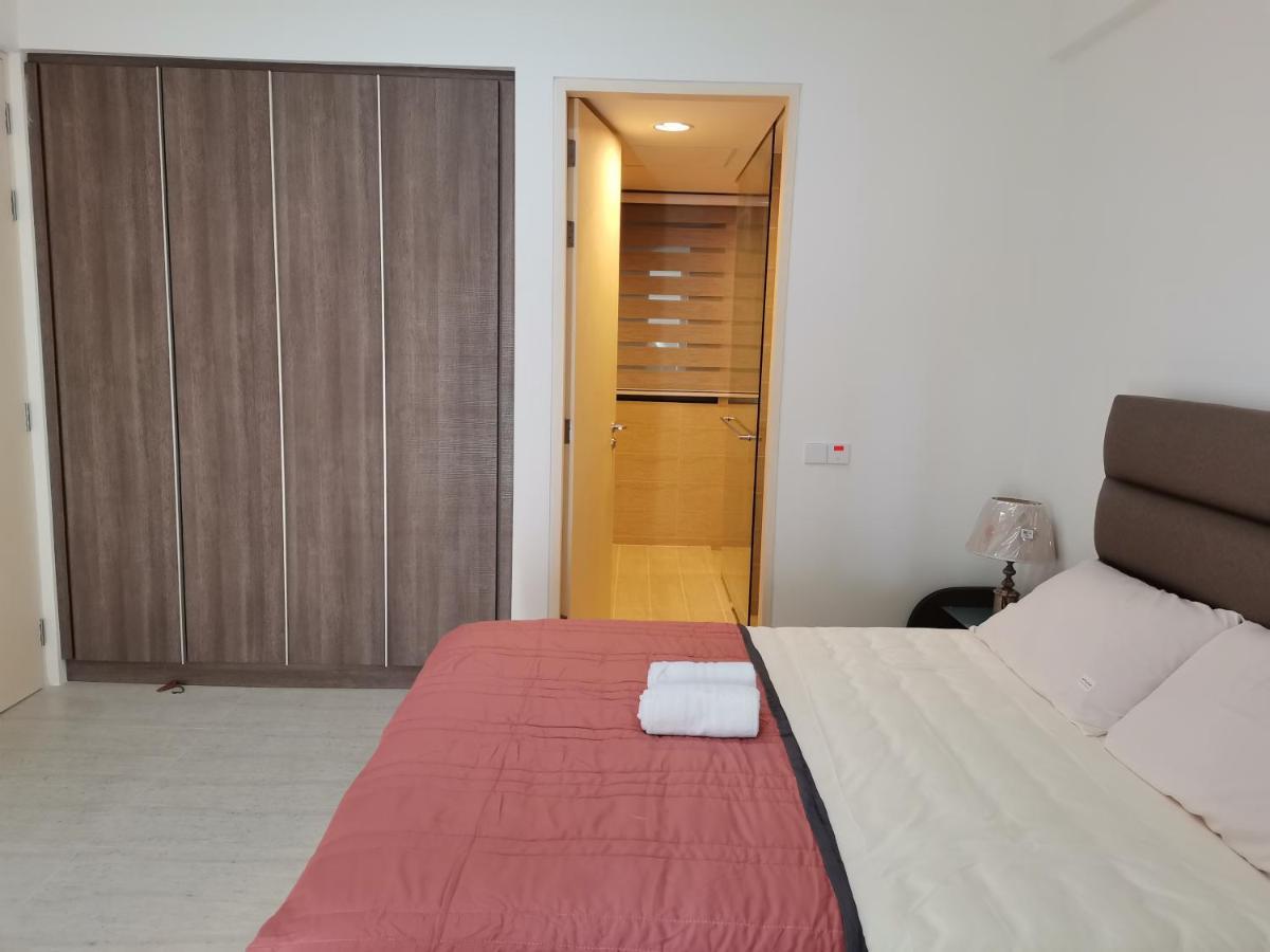 By The Sea Batu Ferringhi Beach Front Apartment Suite Ngoại thất bức ảnh