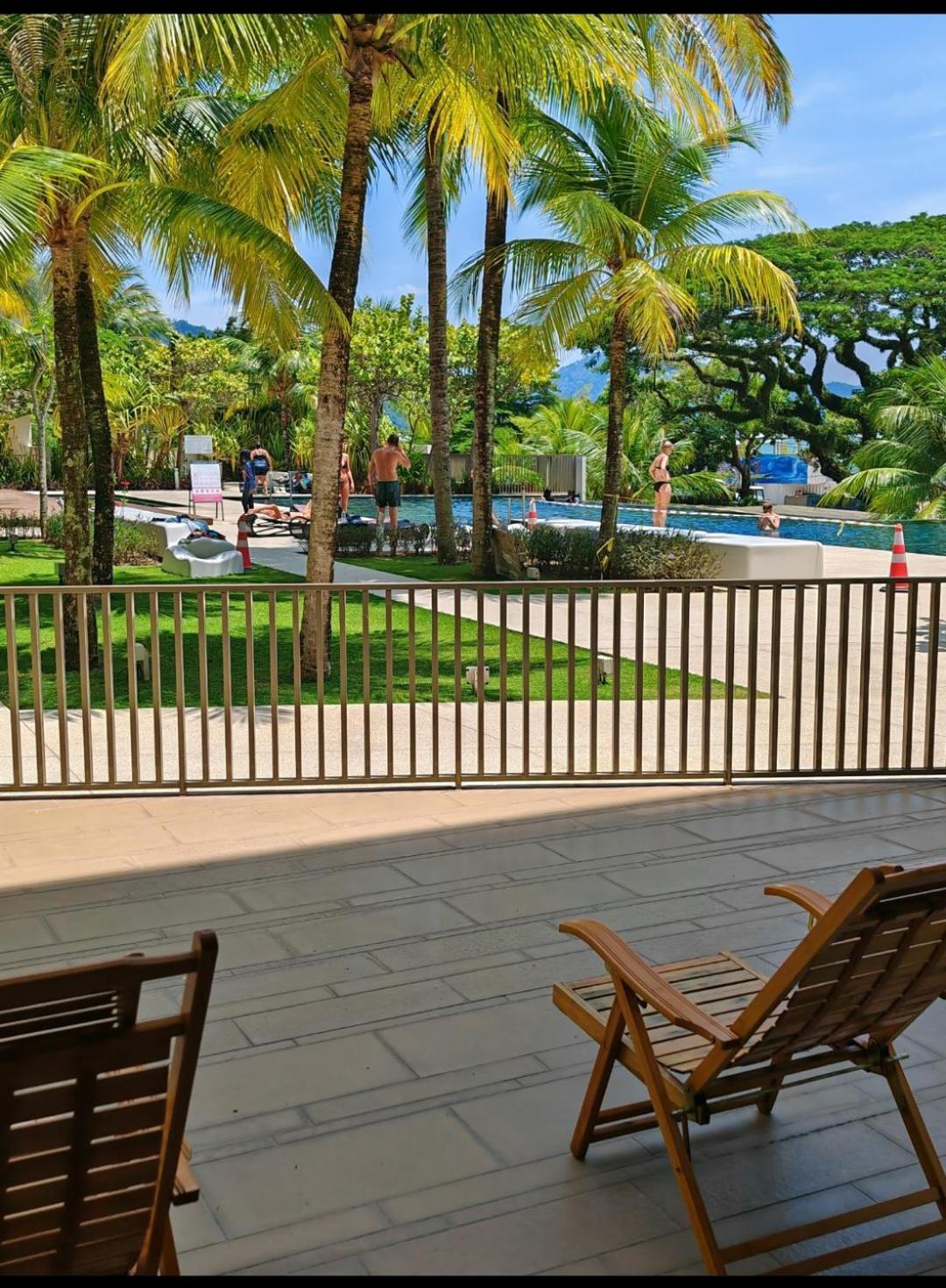 By The Sea Batu Ferringhi Beach Front Apartment Suite Ngoại thất bức ảnh
